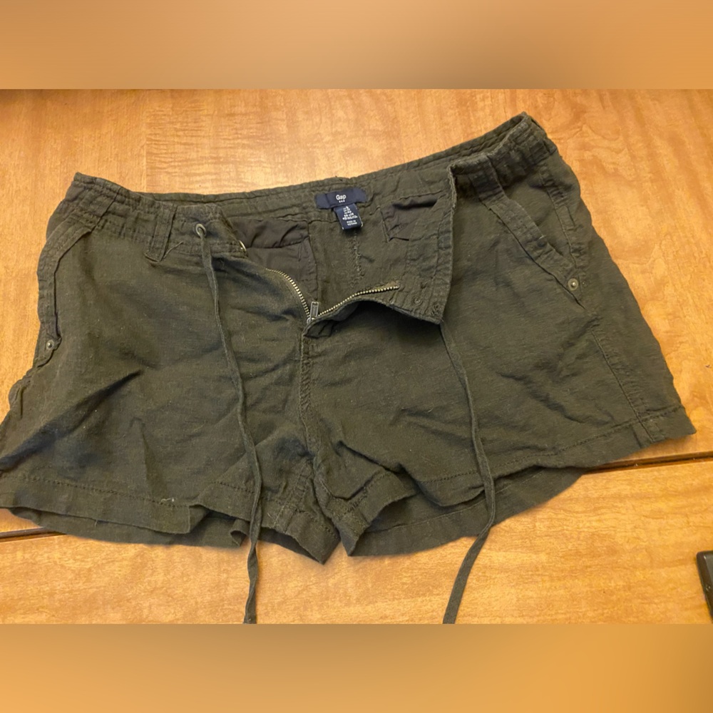 Olive linen Gap shorts